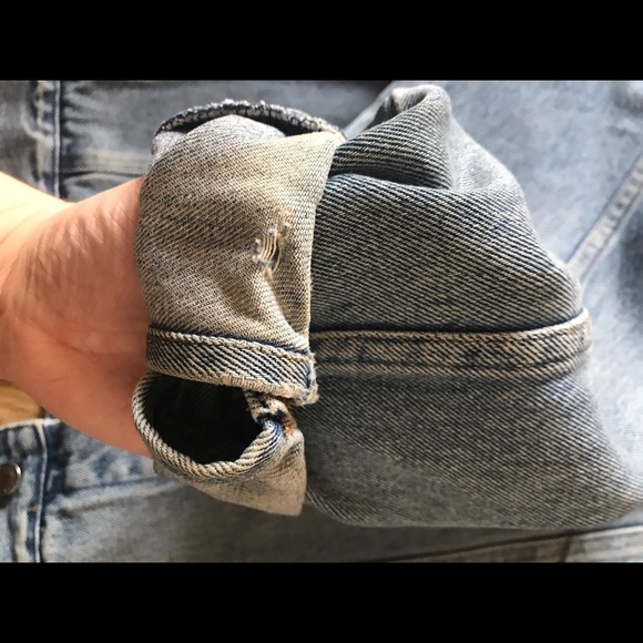 Oversized 90’s Denim Jacket - Picture 4 of 8